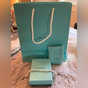 Authentic Tiffany & Co. Ziegfeld Collection Freshwater Pearl Bracelet